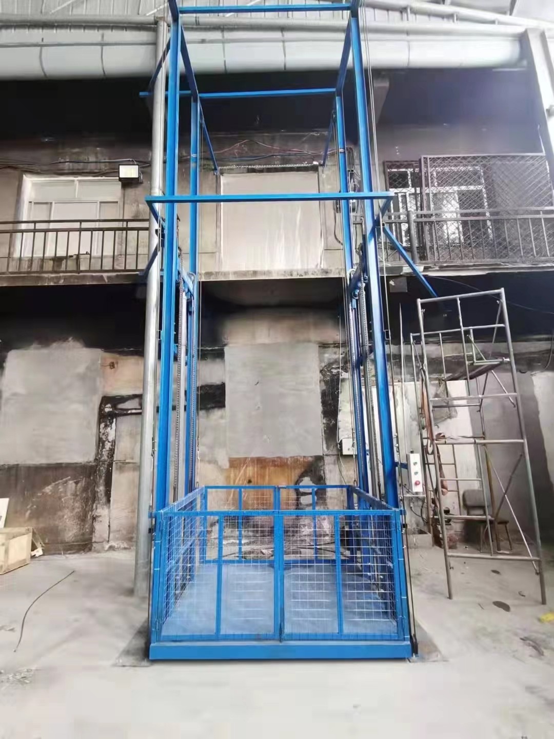 液压货梯